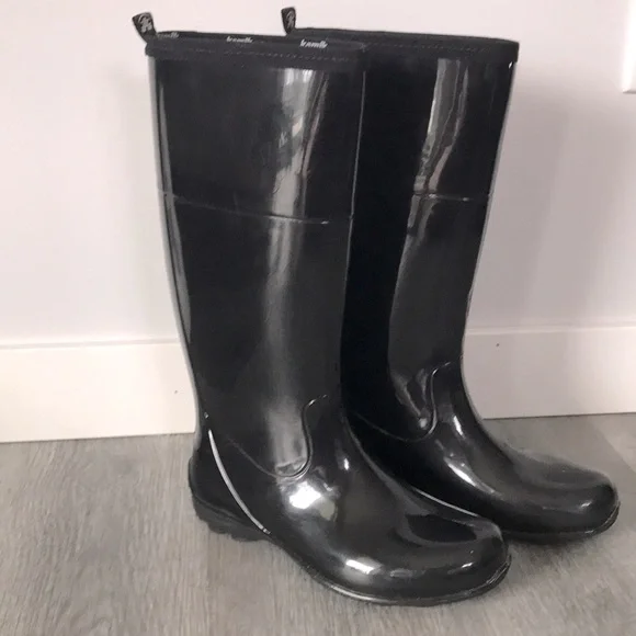 Kamik rain boots Size 7 - Picture 2 of 6